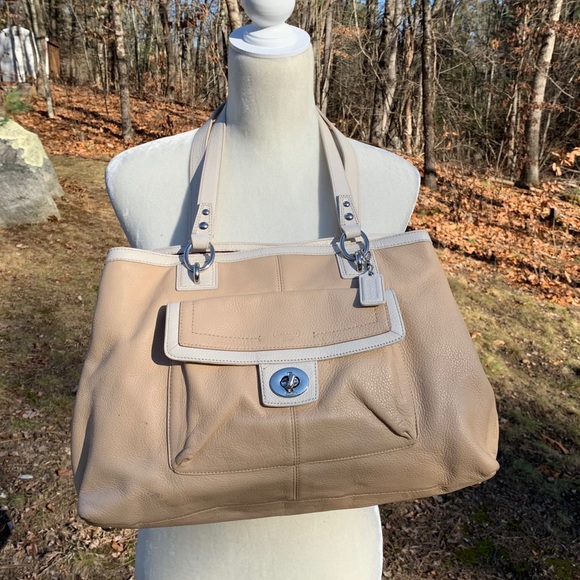 Coach Handbags - Coach | Large Pebbled Leather Tote | F19210